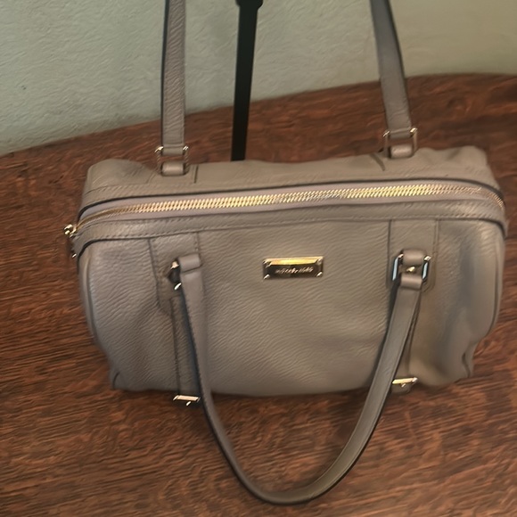 Michael Michael Kors Bedford Leather Medium Top Zip Satchel Crossbody - Picture 8 of 16